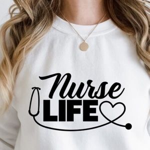 CUTE Nurse 🥰 Women's crewneck